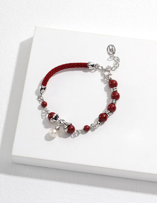 Pure silver cinnabar bracelet, cinnabar is not only a sacred object to ward off evil, but also a symbol of auspiciousness