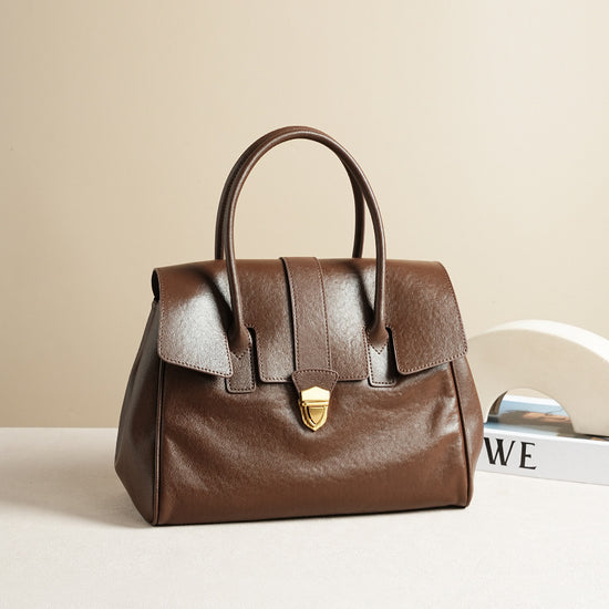 Classic First Layer Plant Tanned Cowhide Big Commute Bag