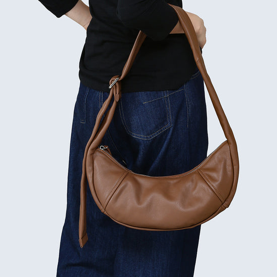 Fashionable Leather Female Clutch Large Capacity Horn Bag