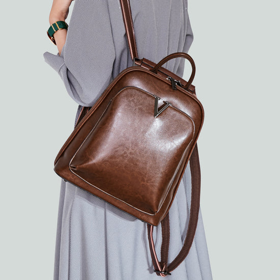 2025 New Fashion Leather Backpack Womens Vintage Oil Wax Cowhide
