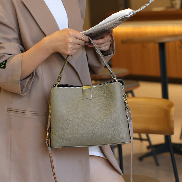 CROSS BODY BAGS